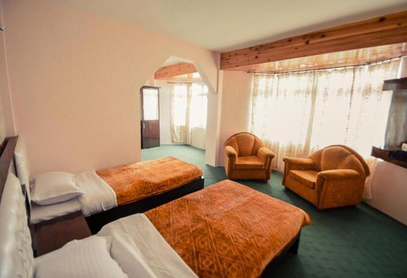 Quarto Estandar Vista Montanha, Paradiso