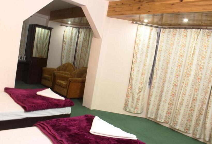 Quarto Estandar Vista Montanha, Paradiso