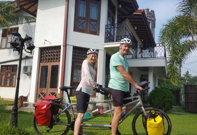 스탠다드 룸 킹사이즈 침대, Castle Colombo