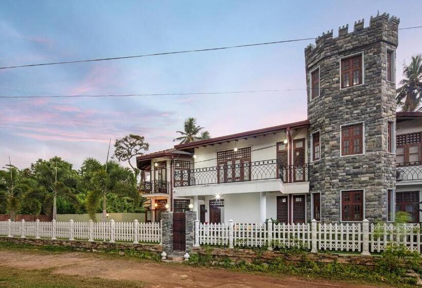 디럭스 방갈로, Castle Colombo