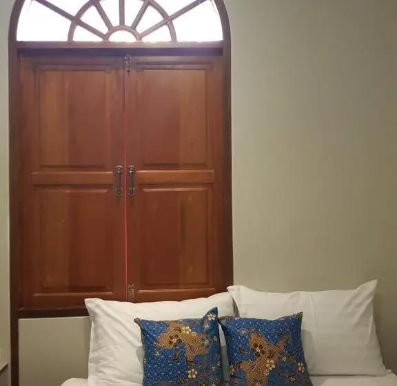 اتاق استاندارد با سرویس بهداشتی مشترک, A Day Inn Ranong Hostel