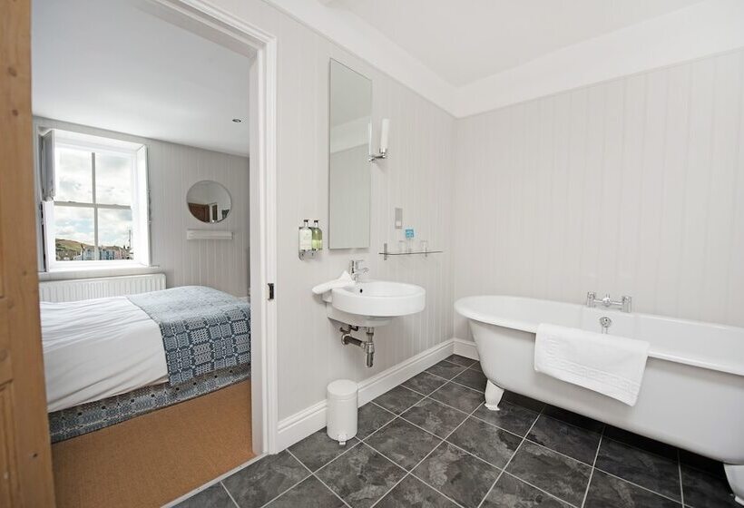 キャビン, Harbourmaster