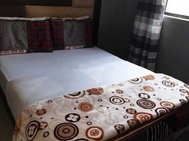 标准间, Platinum Germiston Ghouse