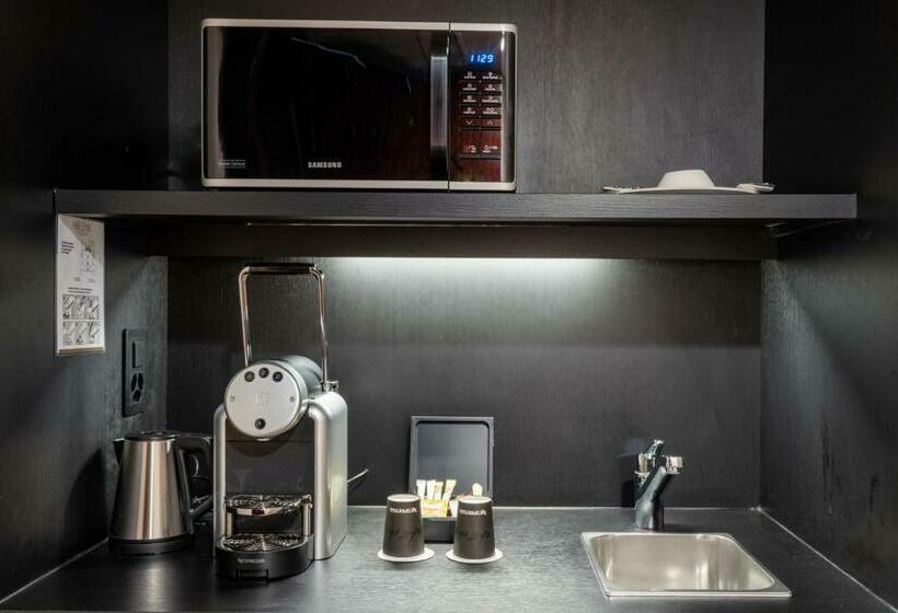 سوییت خانوادگی, Nash Suites Airport