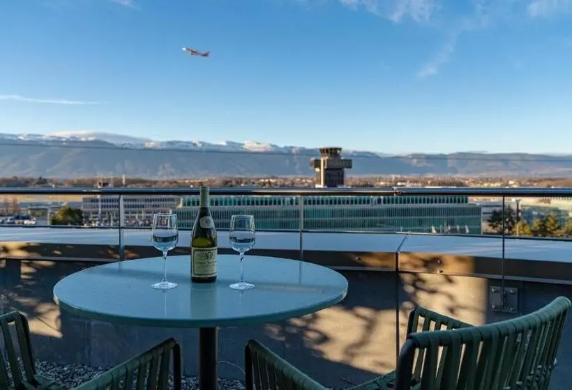 Suite with Terrace, Nash Suites Airport