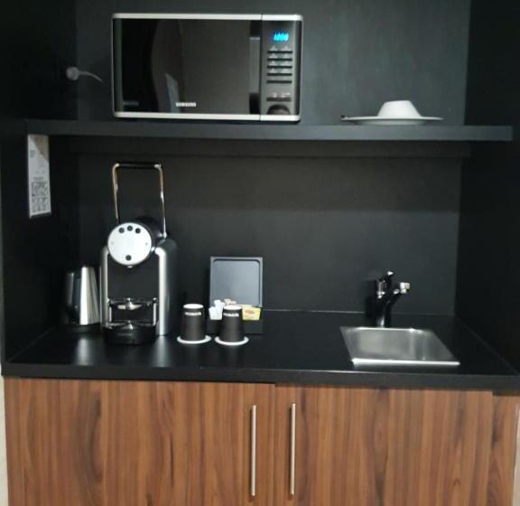 سوییت سوپریور, Nash Suites Airport