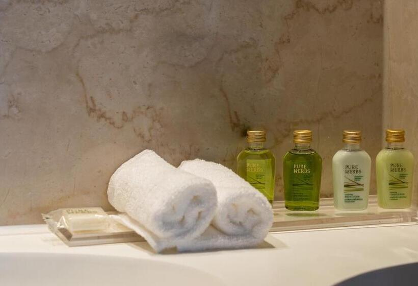 سوییت خانوادگی, Nash Suites Airport