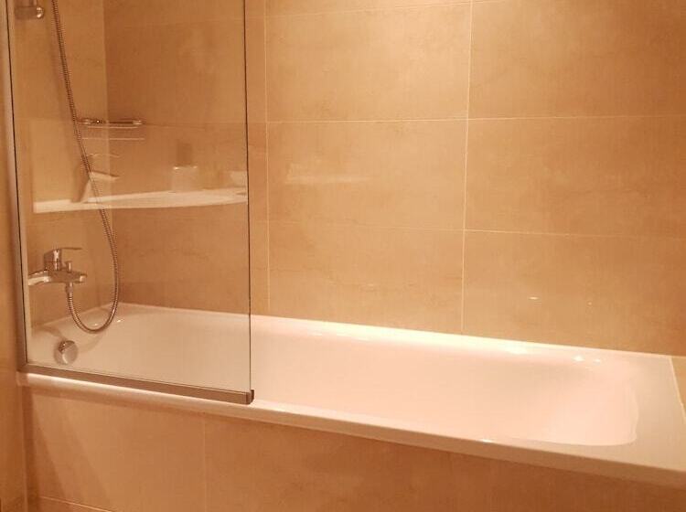 سوییت اجرایی, Nash Suites Airport