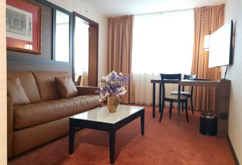 سوییت اجرایی, Nash Suites Airport