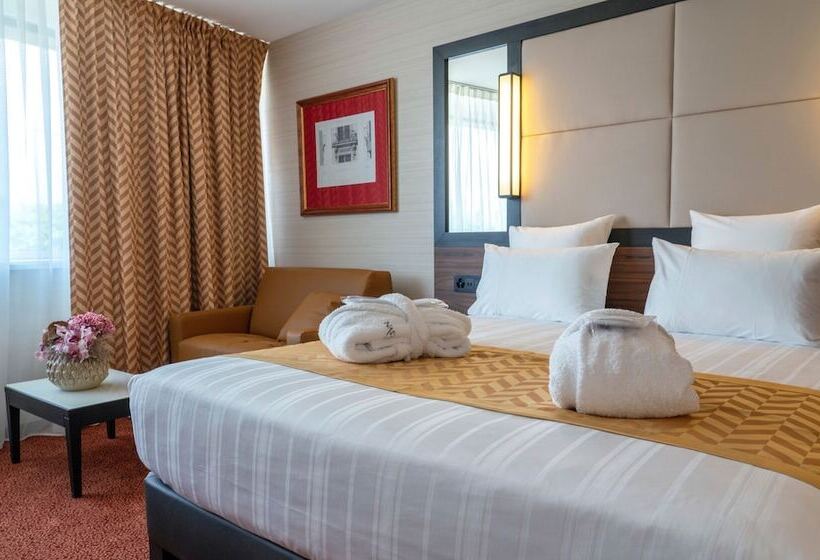 سوییت اجرایی, Nash Suites Airport