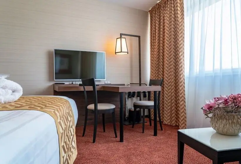 سوییت اجرایی, Nash Suites Airport
