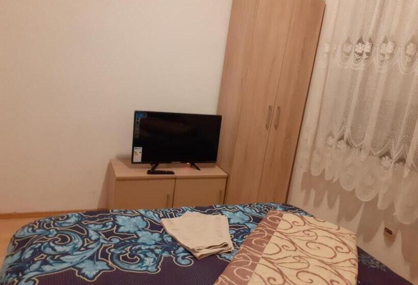 اتاق استاندارد با سرویس بهداشتی مشترک, Apartments Filemi