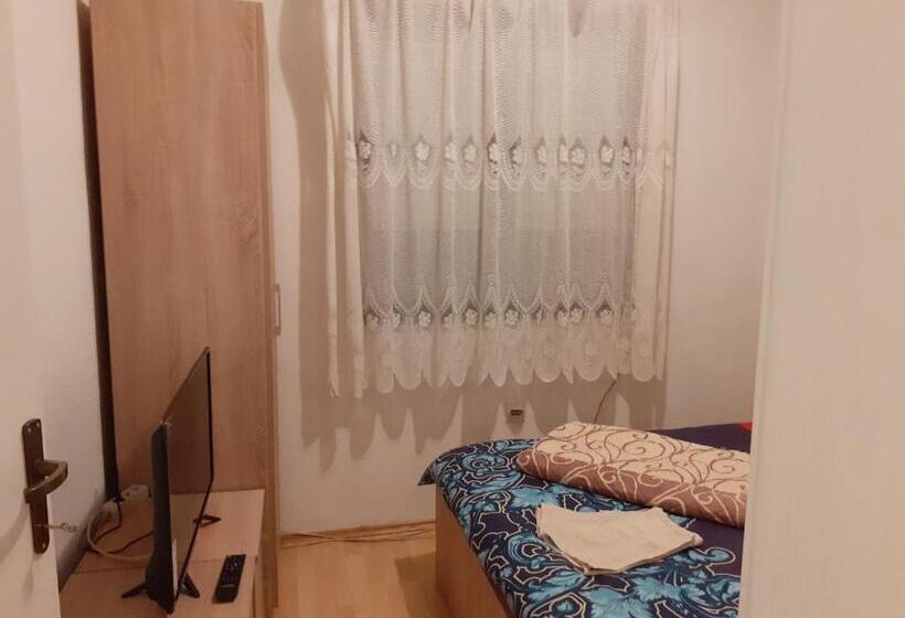 اتاق استاندارد با سرویس بهداشتی مشترک, Apartments Filemi