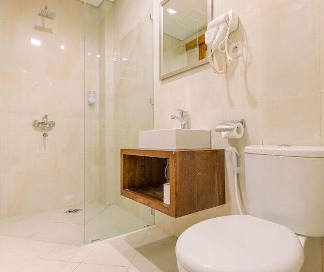 غرفة عائلية, Caroline Guest House