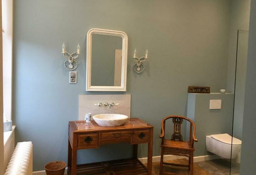 Quarto Deluxe, Entre Cour Et Jardin