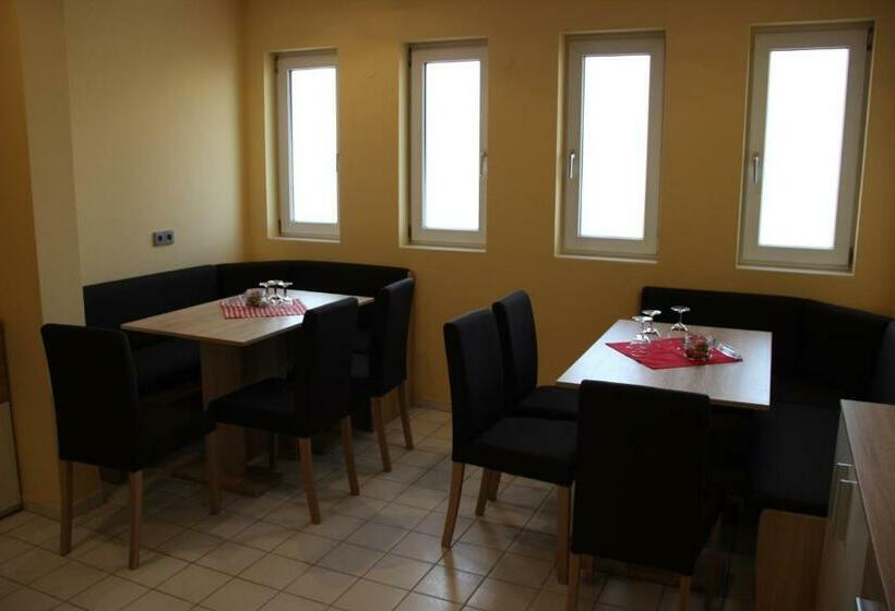 Standardrum, Friederike Wackler Gästehaus