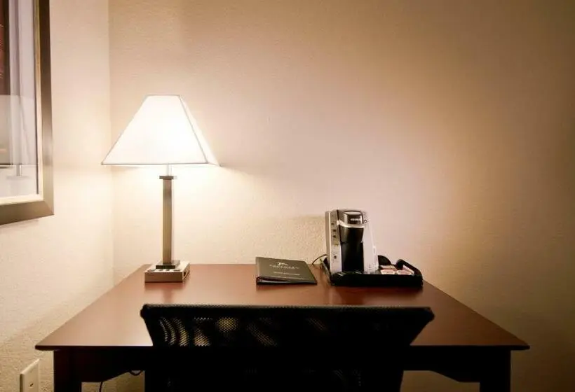 デラックスルーム, Cobblestone Inn & Suites – Manchester
