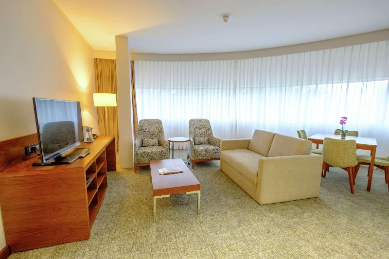 سوئیت با تخت بزرگ, Hilton Garden Inn Mbabane