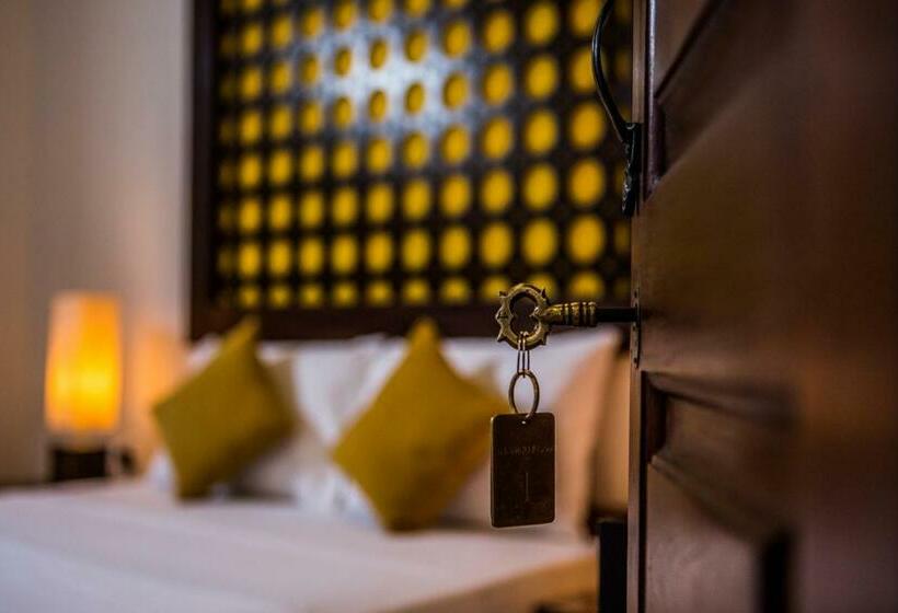 غرفة سوبيريور, Thambu Illam