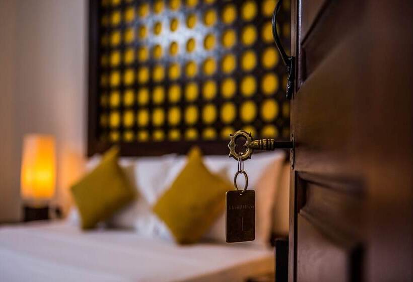 غرفة سوبيريور, Thambu Illam