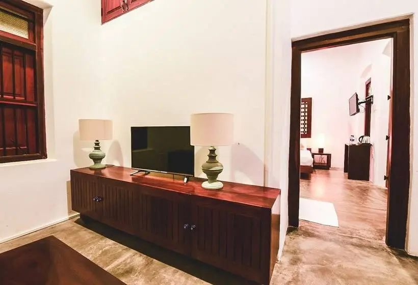 Superior-Zimmer, Thambu Illam