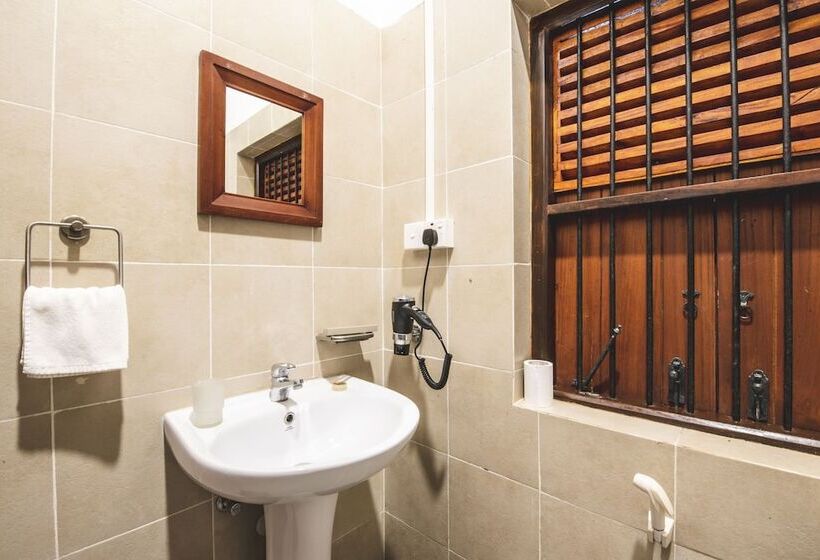 غرفة ديلوكس, Thambu Illam