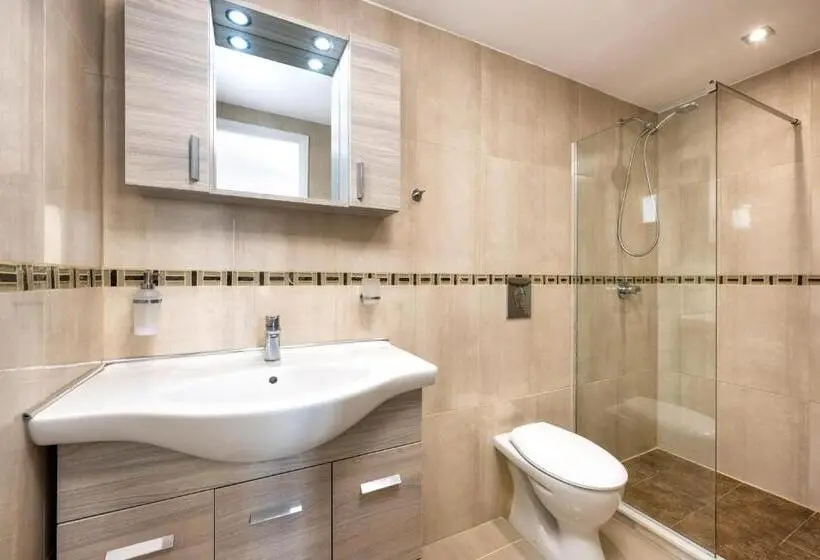 Huoneisto 4 Makuuhuonetta, Santorinn Suites Fira