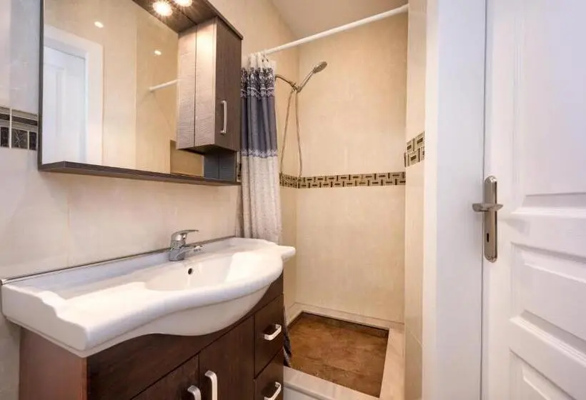 Huoneisto 4 Makuuhuonetta, Santorinn Suites Fira