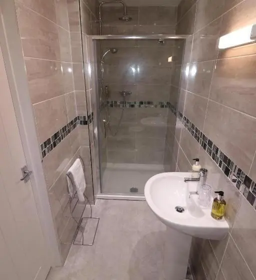 デラックスルーム, Annan