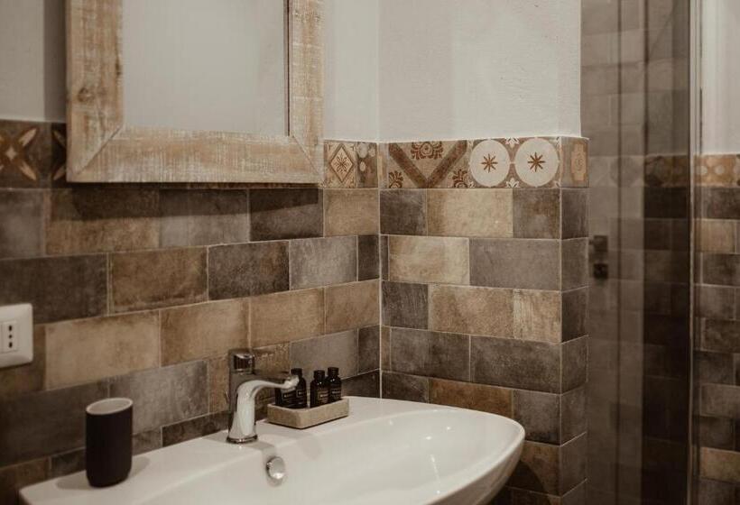 اتاق استاندارد, La Pianaccia