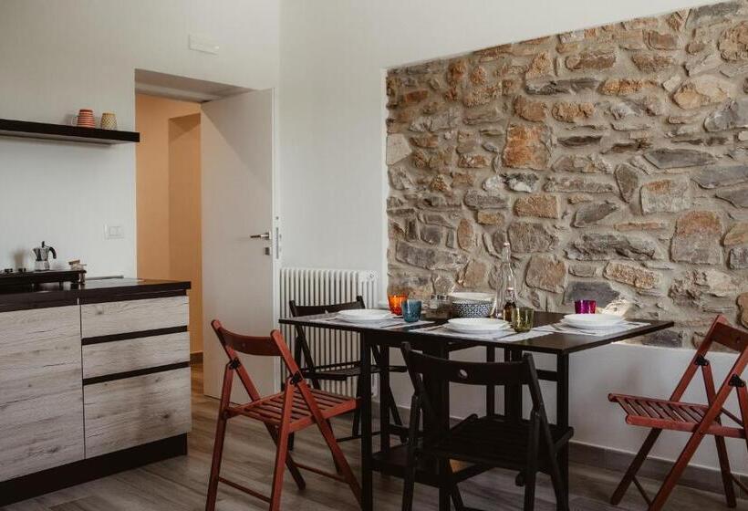 اتاق استاندارد چهار تخته, La Pianaccia