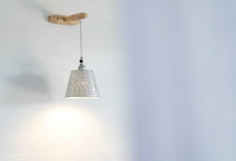 סוויטה נוף לים, Paus Putih