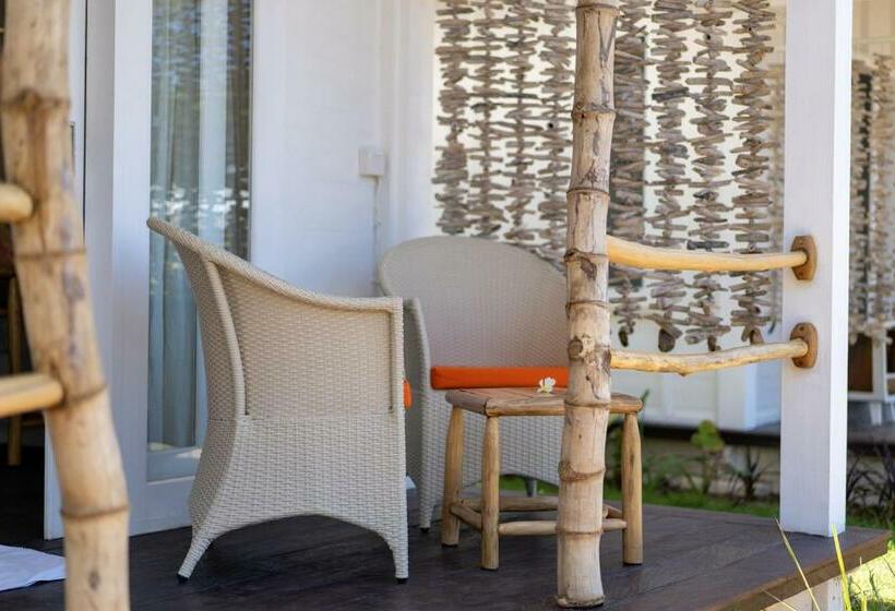 סוויטה נוף לים, Paus Putih