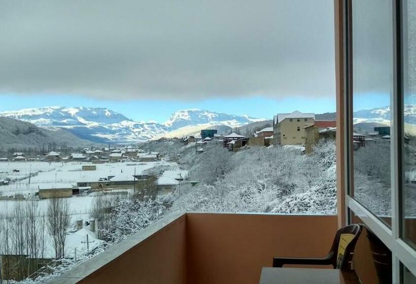 اتاق لوکس با بالکن, Motel