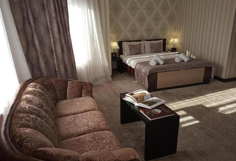 اتاق لوکس, Minali Boutique