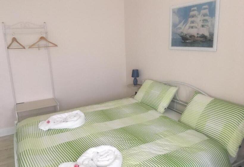 اتاق استاندارد, Piccadilly B&b