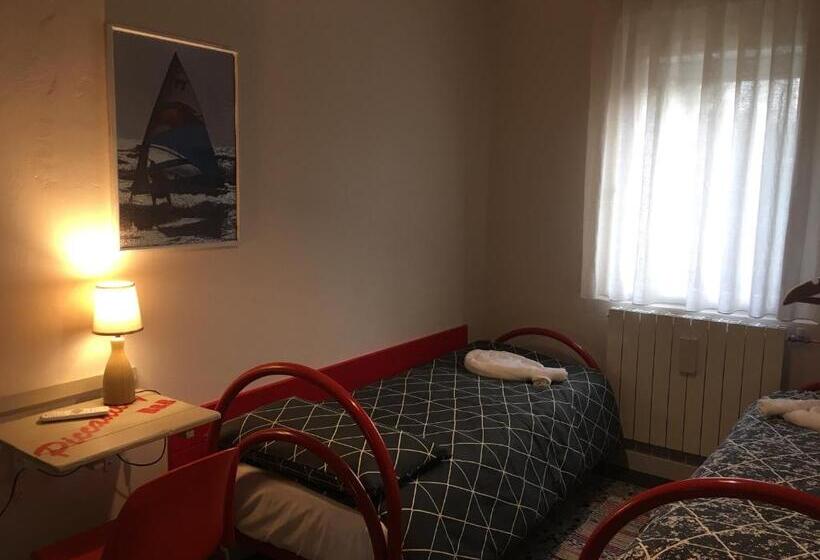 غرفة قياسية ثلاثية, Piccadilly B&b