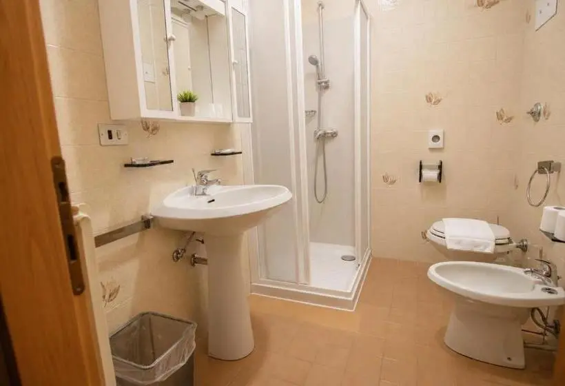 スタンダードトリプルルーム, Casa Per Ferie Arta Terme