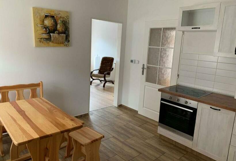 침실 2개 아파트, Apartmány Michaela
