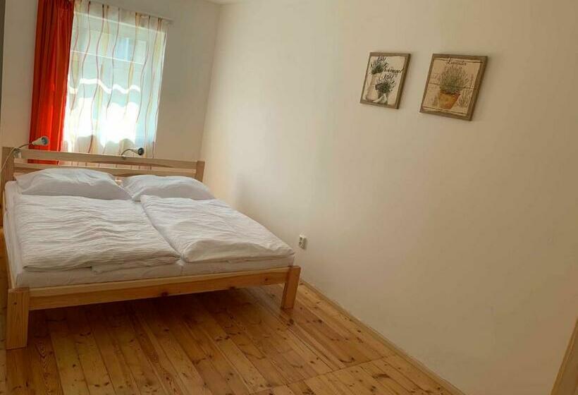 דירת שני חדרים, Apartmány Michaela