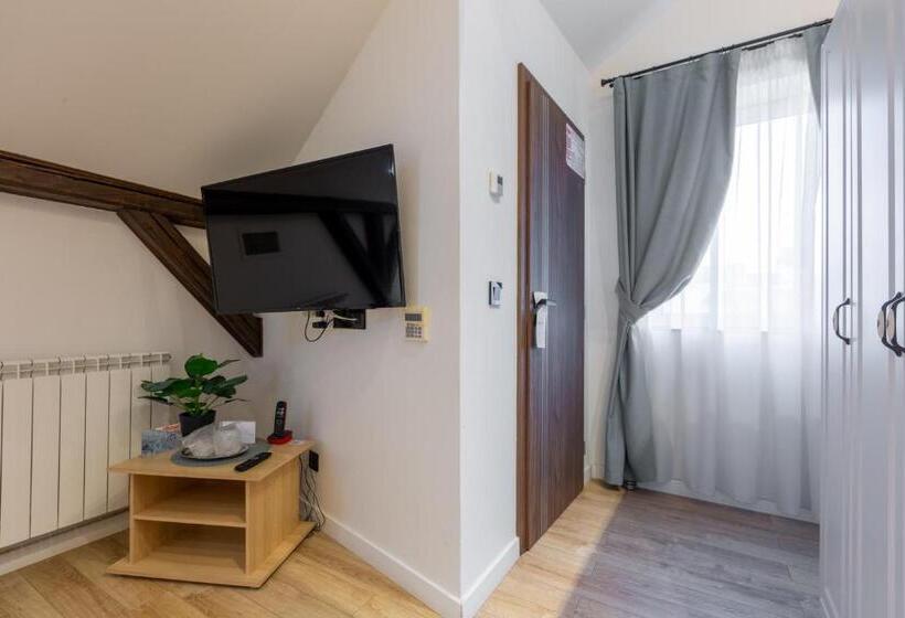 חדר דלוקס, Konak Sibiu