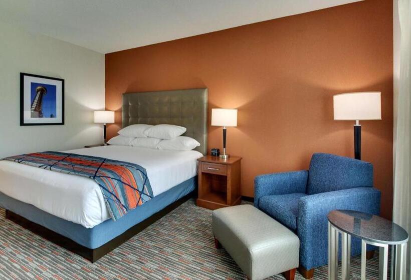 キングサイズベッドのスーペリアルーム, Drury Inn & Suites Knoxville West
