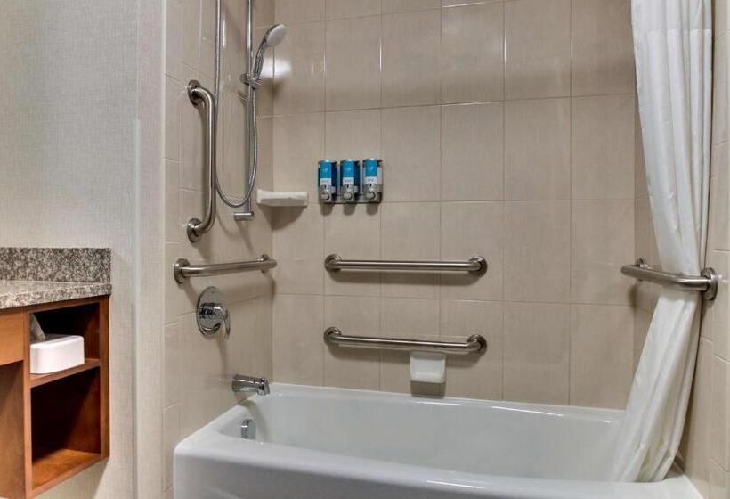 障害者適応デラックスルーム, Drury Inn & Suites Knoxville West