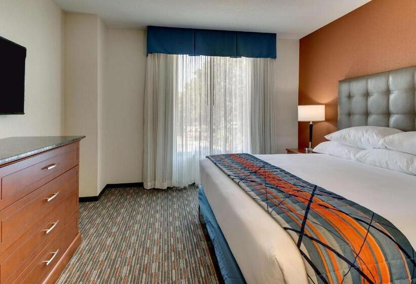 חדר דלוקס מותאם לאנשים עם מוגבלויות, Drury Inn & Suites Knoxville West