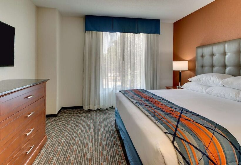 身障者適用スイートルーム, Drury Inn & Suites Knoxville West