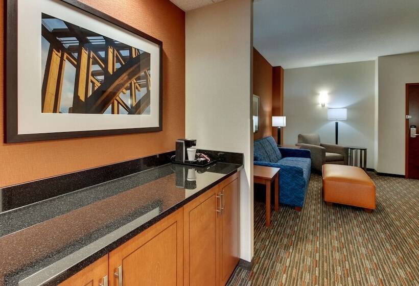 身障者適用スイートルーム, Drury Inn & Suites Knoxville West