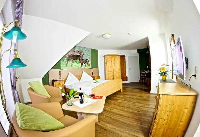 トリプルクラシックルーム, Landhotel Jagdschloss