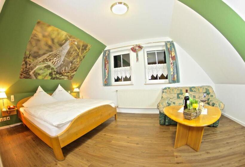 스탠다드 트리플 룸, Landhotel Jagdschloss