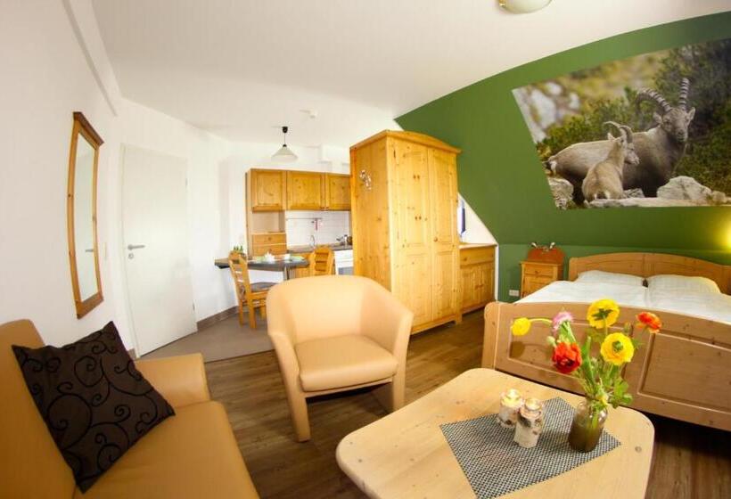 스탠다드 트리플 룸, Landhotel Jagdschloss