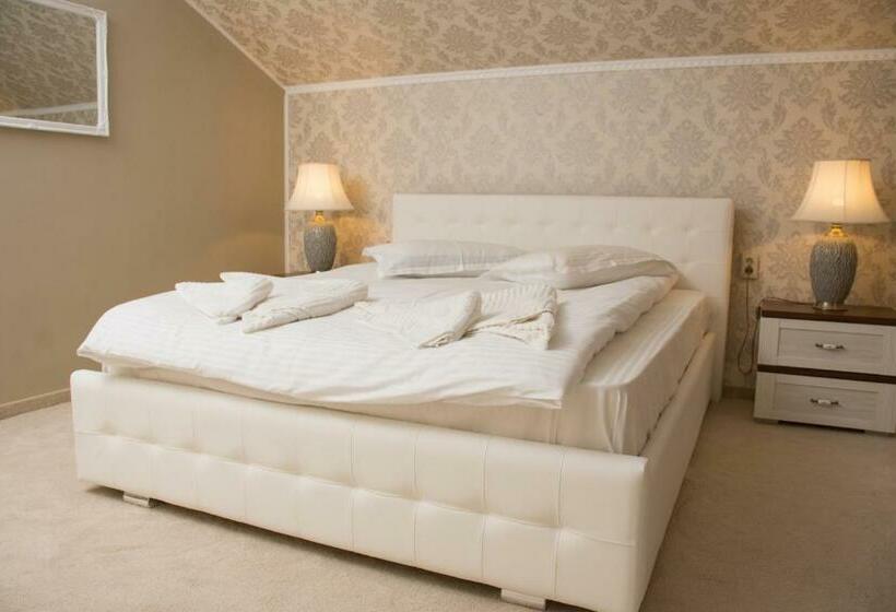 غرفة ديلوكس مزودة بشرفة, Platinvm B&b